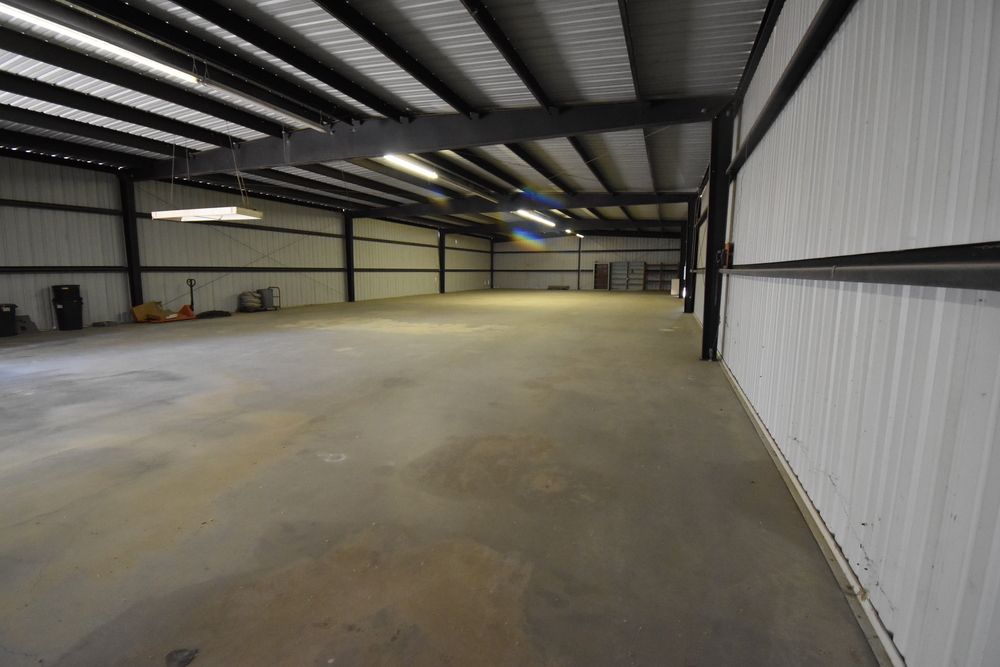 DESERT SHORES COMMERCIAL BUILDING: 3844 Scott Dr, Thermal, CA 92274
